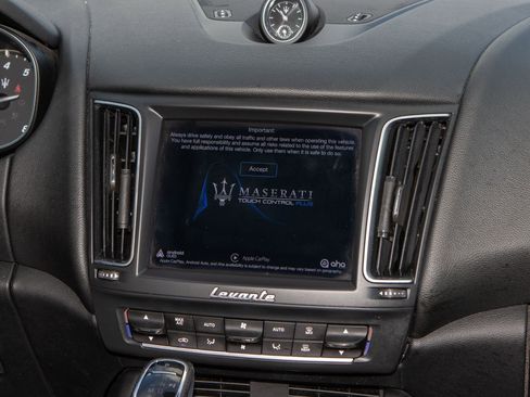 Used 2019 Maserati Levante image 22