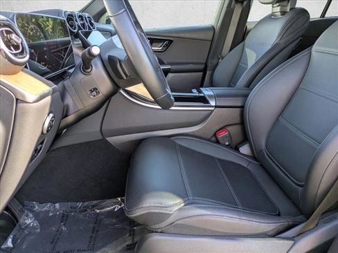 Certified 2025 Mercedes-Benz GLC 300 image 19