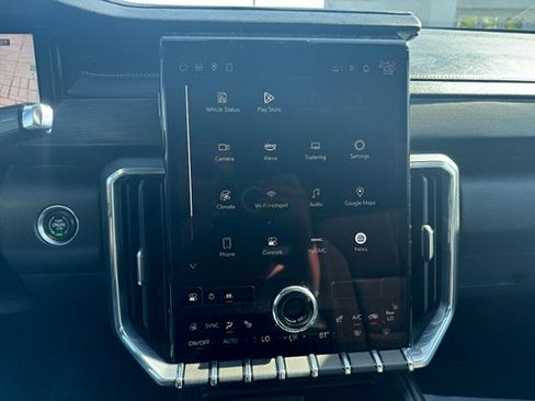 Used 2025 GMC Acadia Elevation image 26