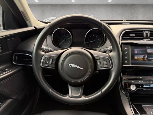 Used 2017 Jaguar XE RWD image 21
