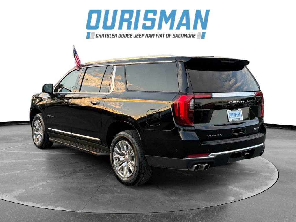 Used 2025 GMC Yukon XL Denali AWD/4WD image 4