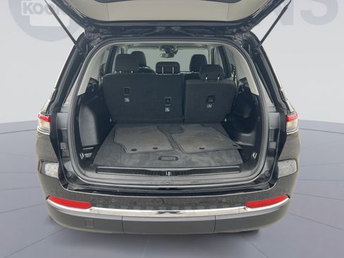 Used 2023 Jeep Grand Cherokee Laredo image 25