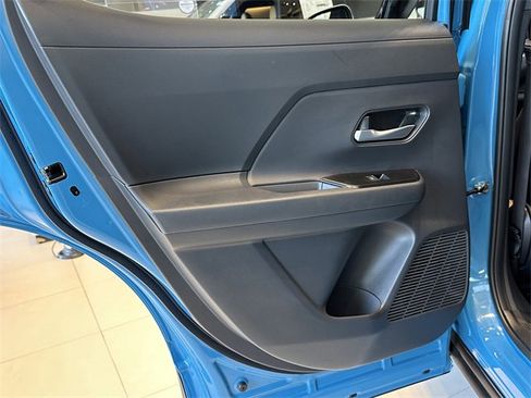 New 2026 Nissan Kicks SR image 15