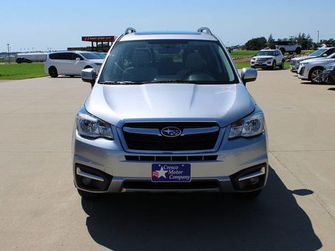 Used 2017 Subaru Forester 2.5i Premium image 2
