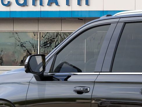 New 2026 Chevrolet Suburban Premier AWD/4WD image 12