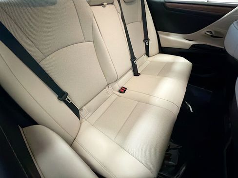 Used 2025 Lexus ES 300h w/ Premium Package FWD image 14