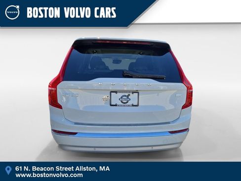 Used 2022 Volvo XC90 T8 Inscription image 5