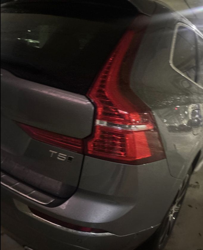 Used 2021 Volvo XC60 T5 Inscription w/ Advanced Package AWD/4WD image 4