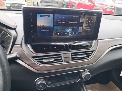 New 2025 Nissan Altima 2.5 SV w/ SV Special Edition Package image 19