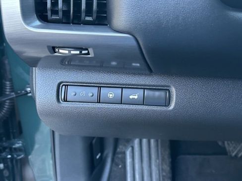 Certified 2025 Nissan Pathfinder SL w/ SL Premium Package image 21