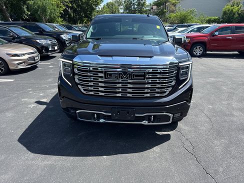 Used 2023 GMC Sierra 1500 Denali w/ Denali Reserve Package AWD/4WD image 3
