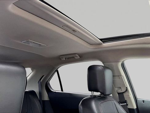 Used 2017 Chevrolet Equinox Premier w/ Enhanced Convenience Package FWD image 28