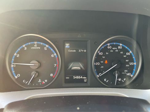 Used 2018 Toyota RAV4 XLE image 13