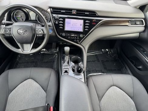 Certified 2018 Toyota Camry LE image 10