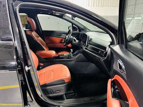 Used 2023 Kia Sportage SX image 32