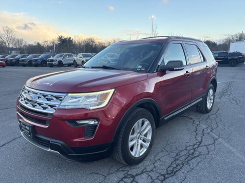 Used 2019 Ford Explorer XLT w/ Equipment Group 201A image 11