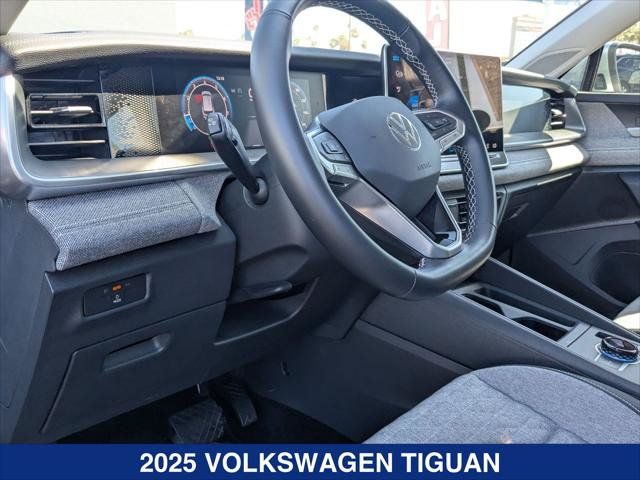 Certified 2025 Volkswagen Tiguan S AWD/4WD image 12