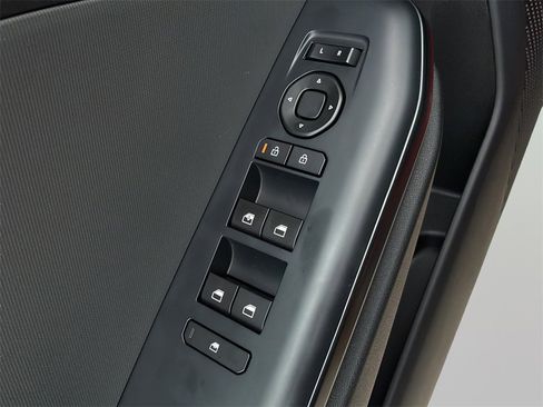 New 2025 Kia K4 LXS image 12