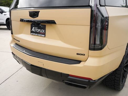 Used 2026 Cadillac Escalade Sport w/ Touring Package image 38