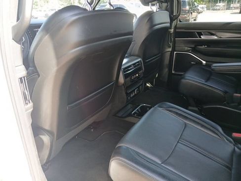Used 2024 Jeep Wagoneer Series II AWD/4WD image 17