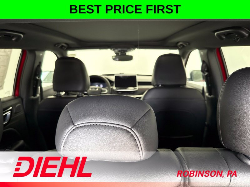 New 2026 Jeep Compass Trailhawk w/ Sun, Sound & Navigation Group AWD/4WD image 10