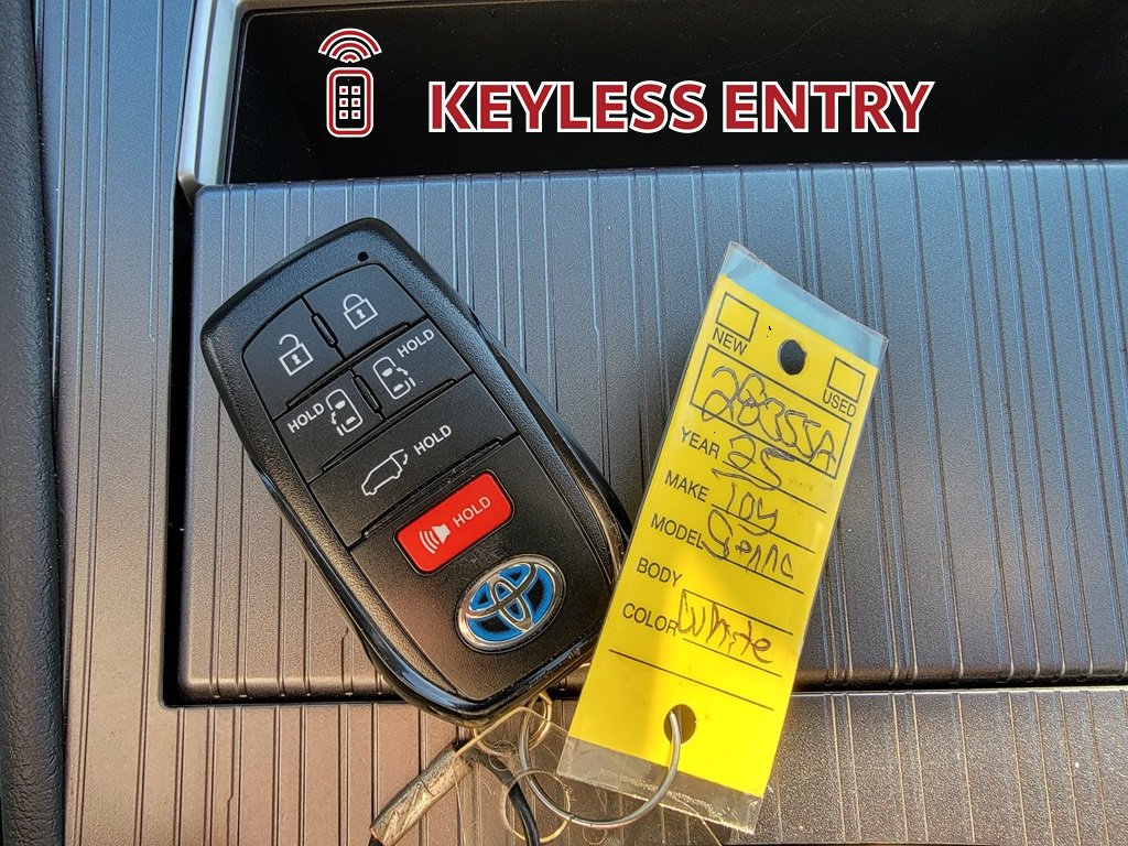 Used 2025 Toyota Sienna XLE w/ XLE Plus Package AWD/4WD image 35