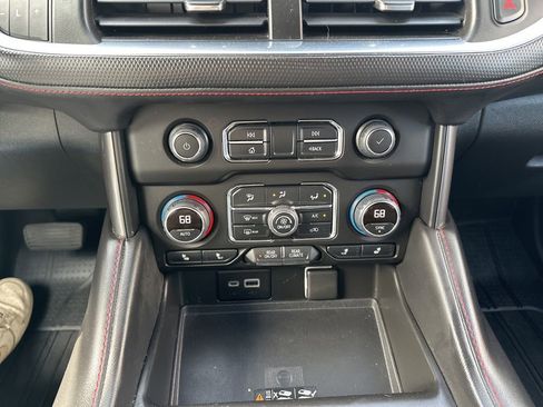 Used 2021 Chevrolet Tahoe RST w/ Luxury Package AWD/4WD image 35