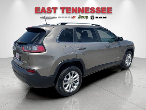 Used 2019 Jeep Cherokee Latitude Plus FWD image 3