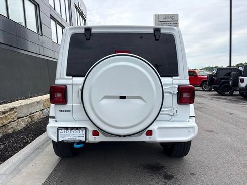Used 2023 Jeep Wrangler Unlimited Sahara AWD/4WD image 4