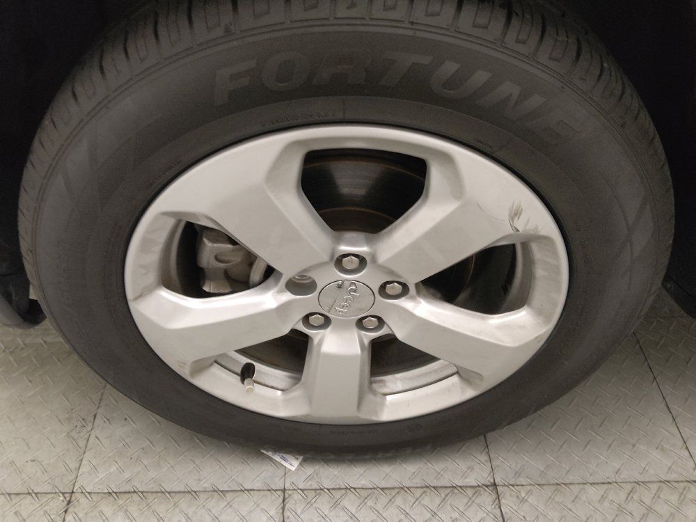 Used 2018 Jeep Compass Latitude w/ Popular Equipment Group FWD image 31