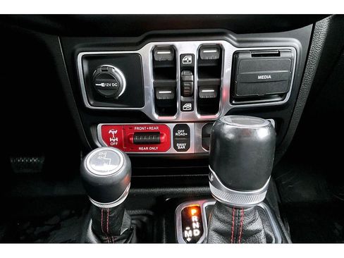 Used 2020 Jeep Gladiator Rubicon image 30