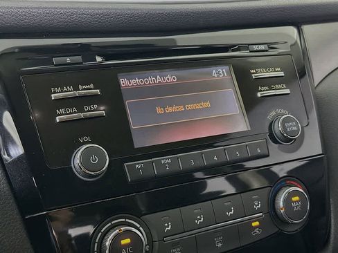 Used 2016 Nissan Rogue S FWD image 17