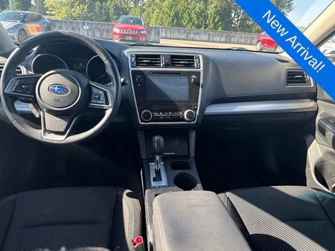 Used 2019 Subaru Outback 2.5i Premium w/ Popular Package #2 AWD/4WD image 12