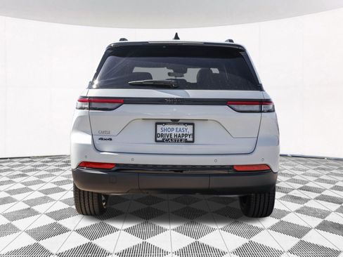 New 2025 Jeep Grand Cherokee Altitude image 16