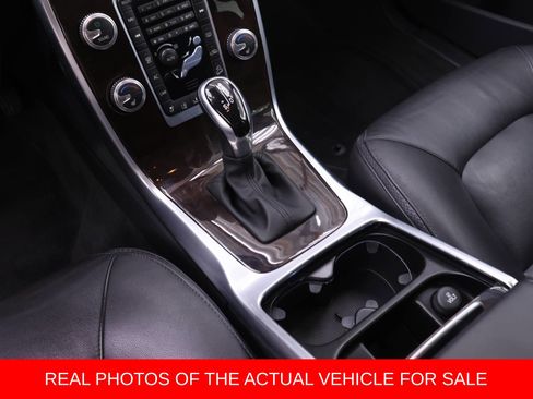 Used 2016 Volvo XC70 T5 Platinum w/ Protection Package AWD/4WD image 12