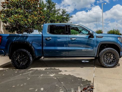 Used 2025 GMC Sierra 1500 Denali Ultimate AWD/4WD image 11