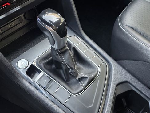 Used 2022 Volkswagen Tiguan SE image 14