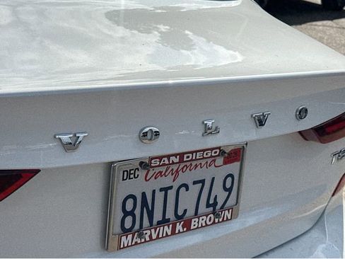 Used 2019 Volvo S60 T8 Inscription image 9