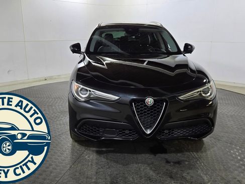 Used 2018 Alfa Romeo Stelvio Ti image 2