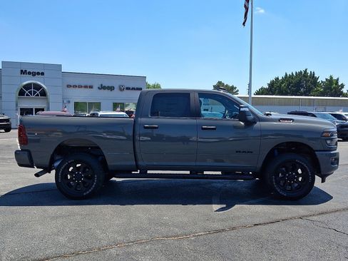 New 2026 RAM 2500 Big Horn AWD/4WD image 7