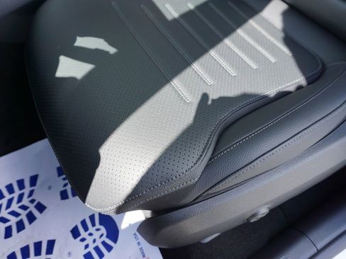 Certified 2025 Mercedes-Benz GLC 300 4MATIC image 44