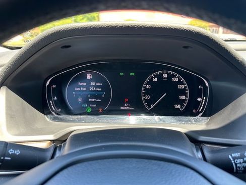 Used 2018 Honda Accord Touring image 26