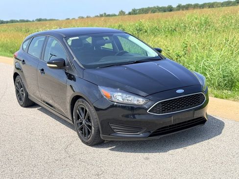 Used 2017 Ford Focus SE FWD image 27