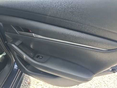 Used 2023 MAZDA MAZDA3 s FWD image 17