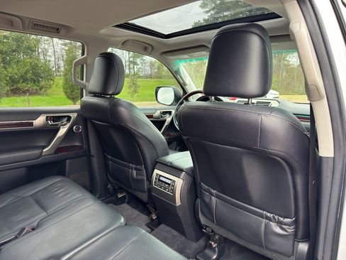 Used 2016 Lexus GX 460 Luxury w/ Preferred Accessory Package image 15