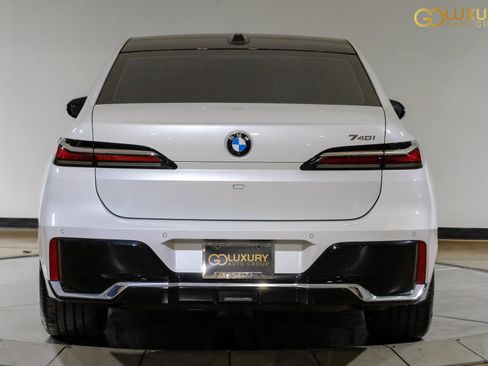Used 2023 BMW 740i w/ Parking Assistance Package RWD image 10