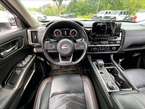 Used 2023 Nissan Pathfinder Platinum w/ Cargo Package AWD/4WD image 17