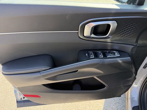 New 2025 Kia Sorento S w/ Panoramic Sunroof Package image 16