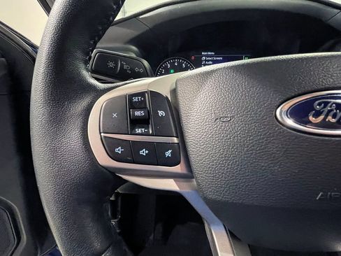 Used 2022 Ford Explorer XLT w/ Equipment Group 202A AWD/4WD image 36