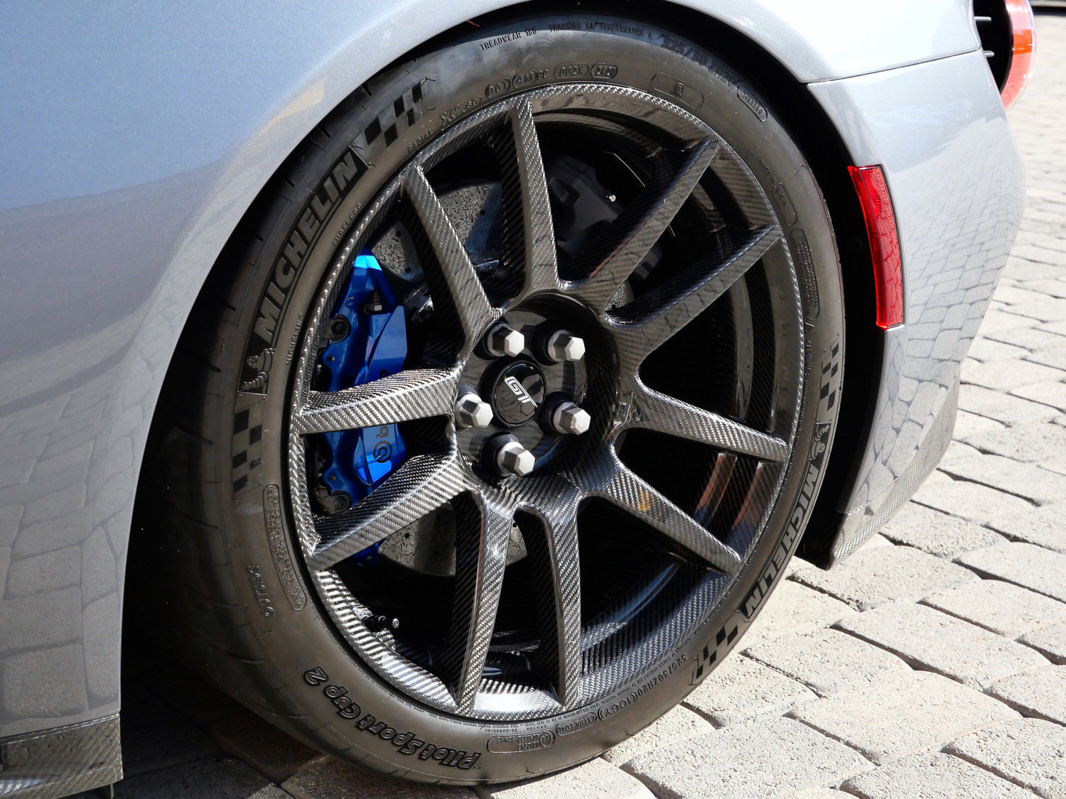 Used 2020 Ford GT Carbon Series RWD image 29